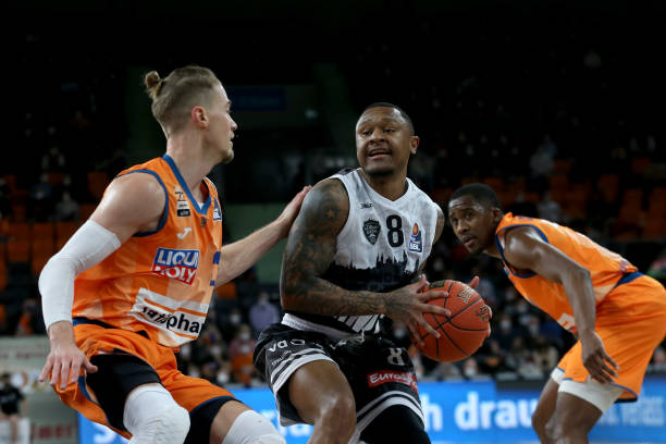 里亚尔修道 里亚尔修道