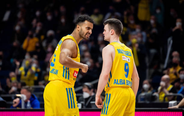 虽然字母哥 虽然字母哥