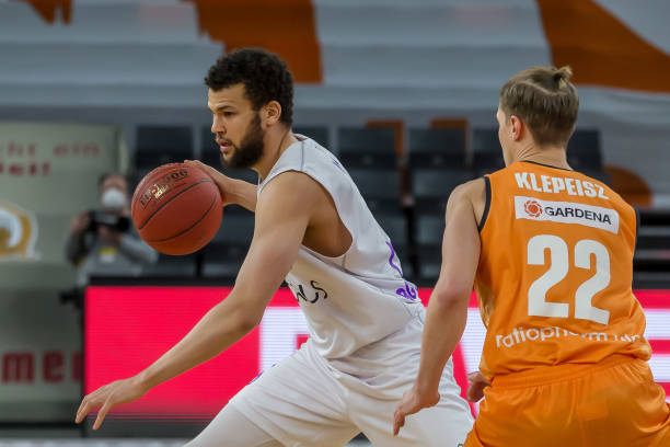 尤其是在玩 尤其是在玩